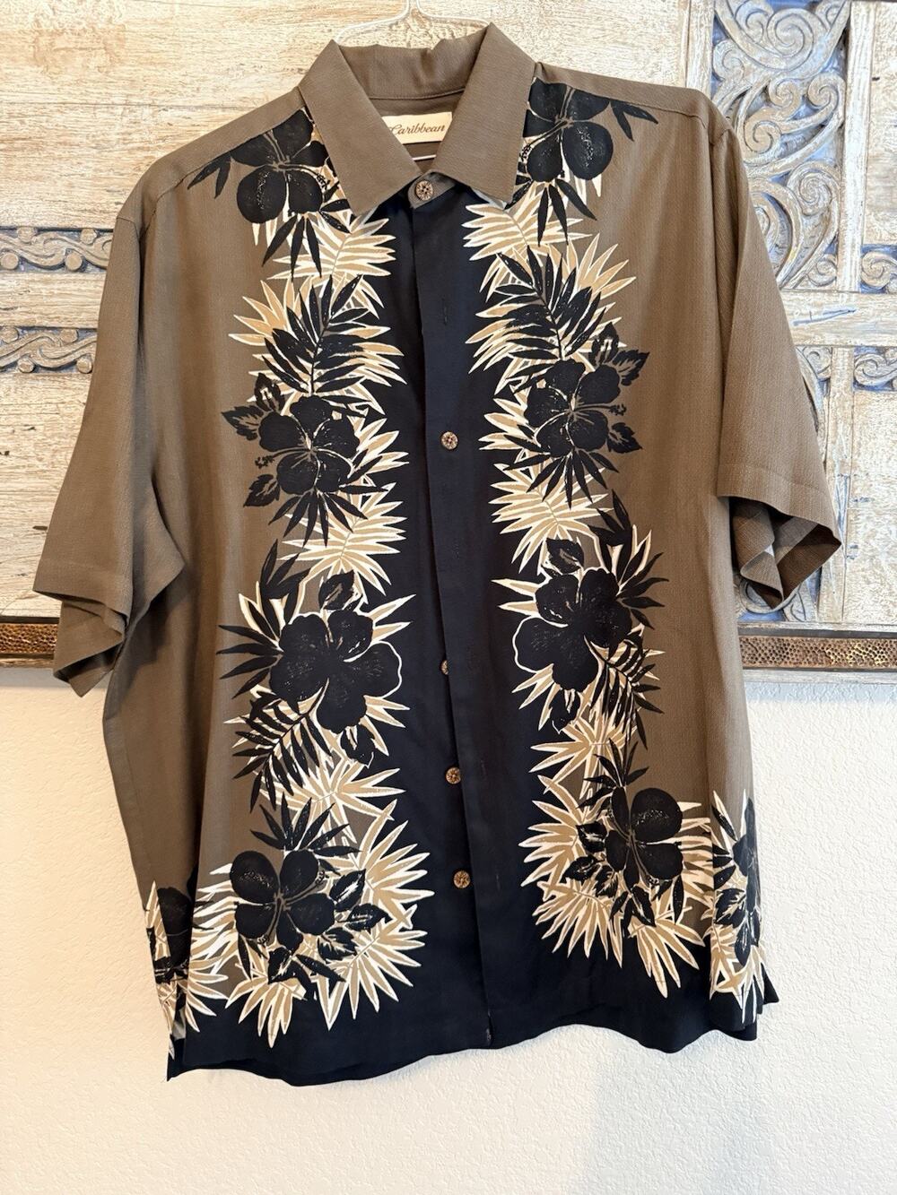 Carribean Men's Short Sleeved Hawaiian Shirt Size L Tropical